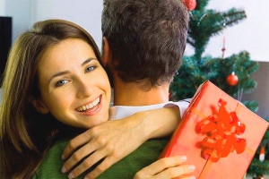 Что подарить девушке